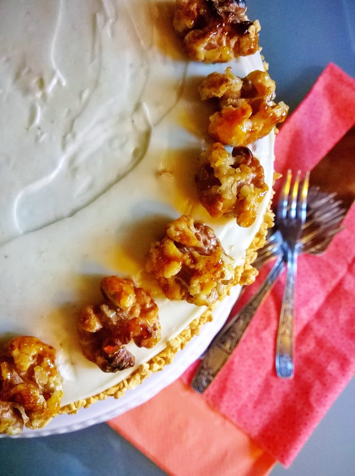 Torta speziata alle carote con glassa allo sciroppo d'acero