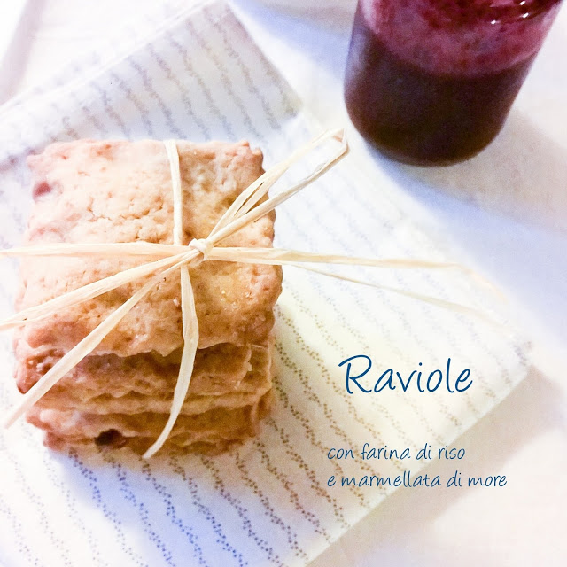 Raviole alla farina di riso e marmellata di more