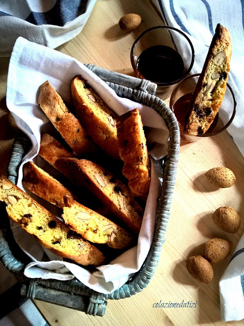 Cantucci mandorle e cioccolato