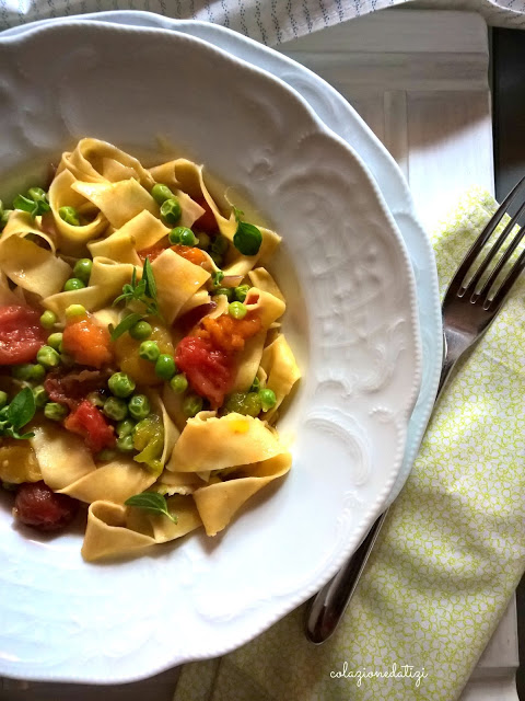 pasta fresca con pomodorini e piselli