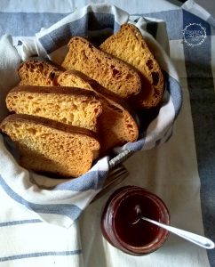 fette biscottate e marmellata home made