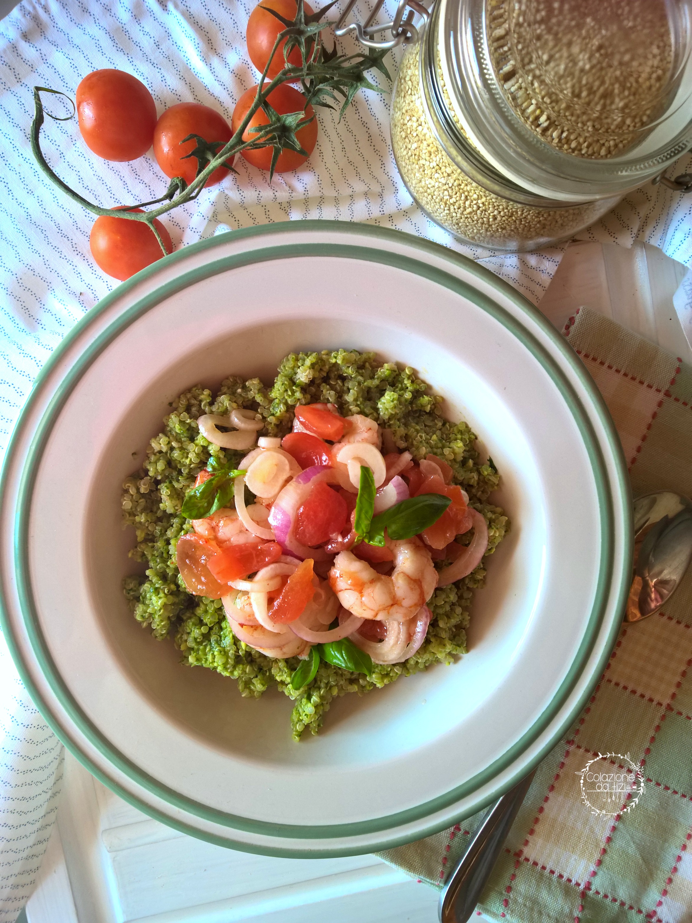 quinoa avocado e gamberi