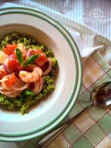 quinoa avocado e gamberi