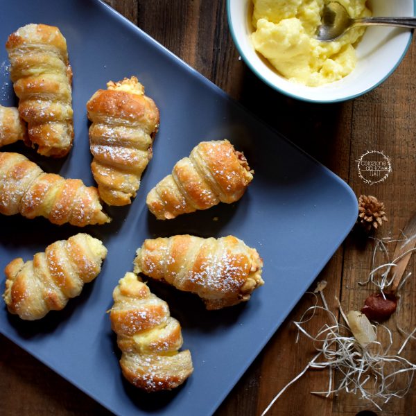 cannoncini di pasta sfoglia con crema pasticcera