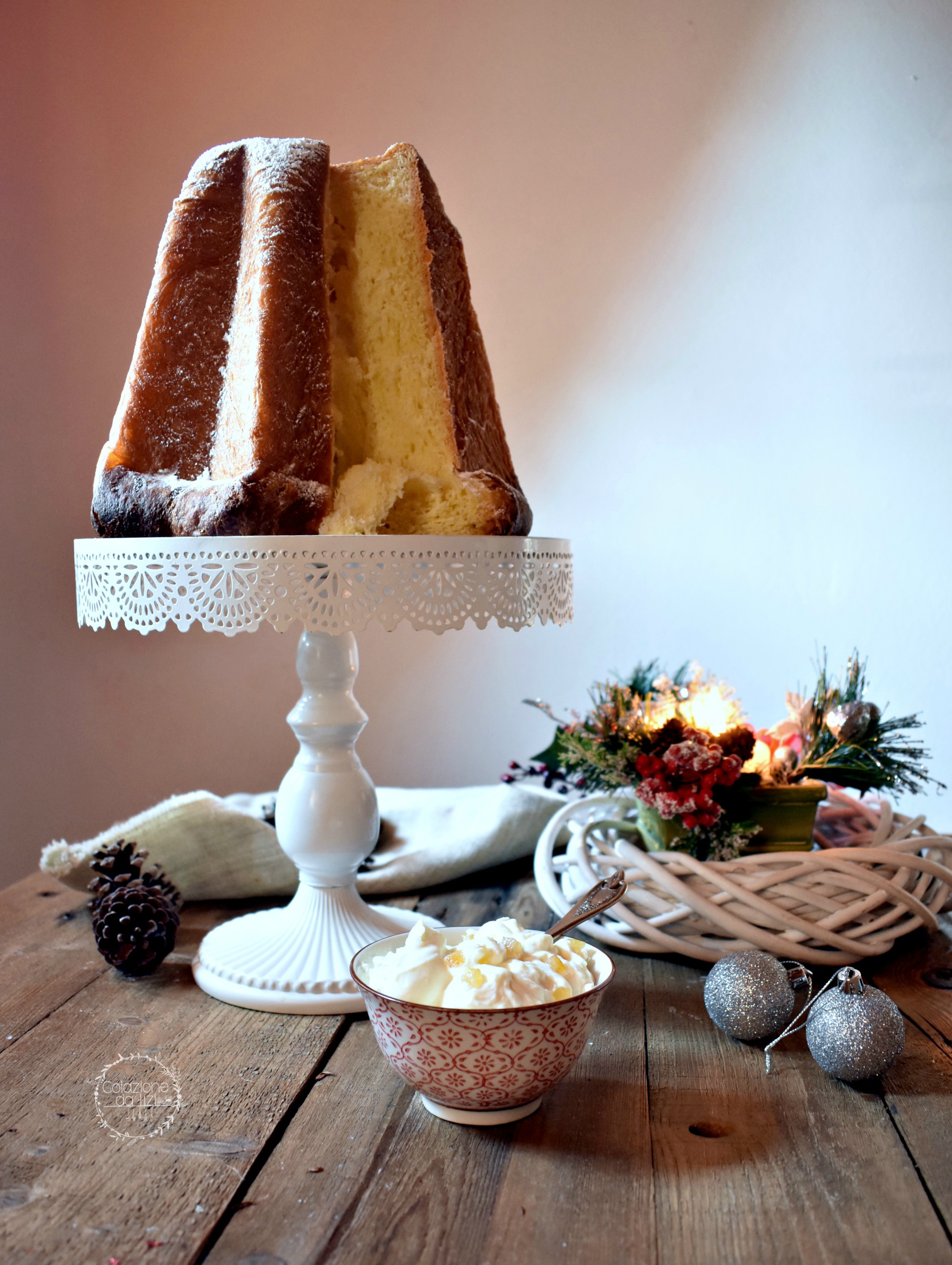 Pandoro sfogliato con ganache al cioccolato bianco, arancia rhum - Colazione da