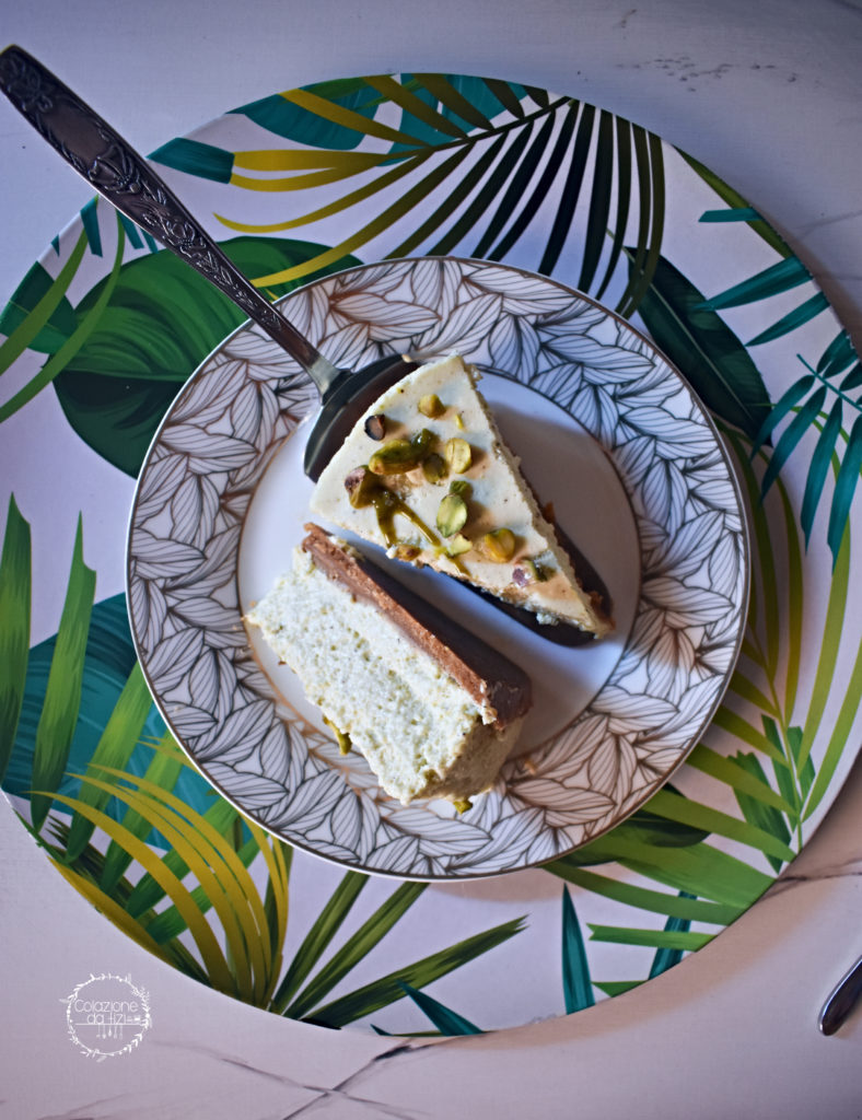 torta senza cottura ricotta meringa pistacchio fetta