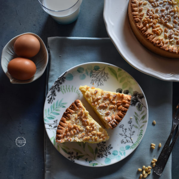 torta della nonna fetta