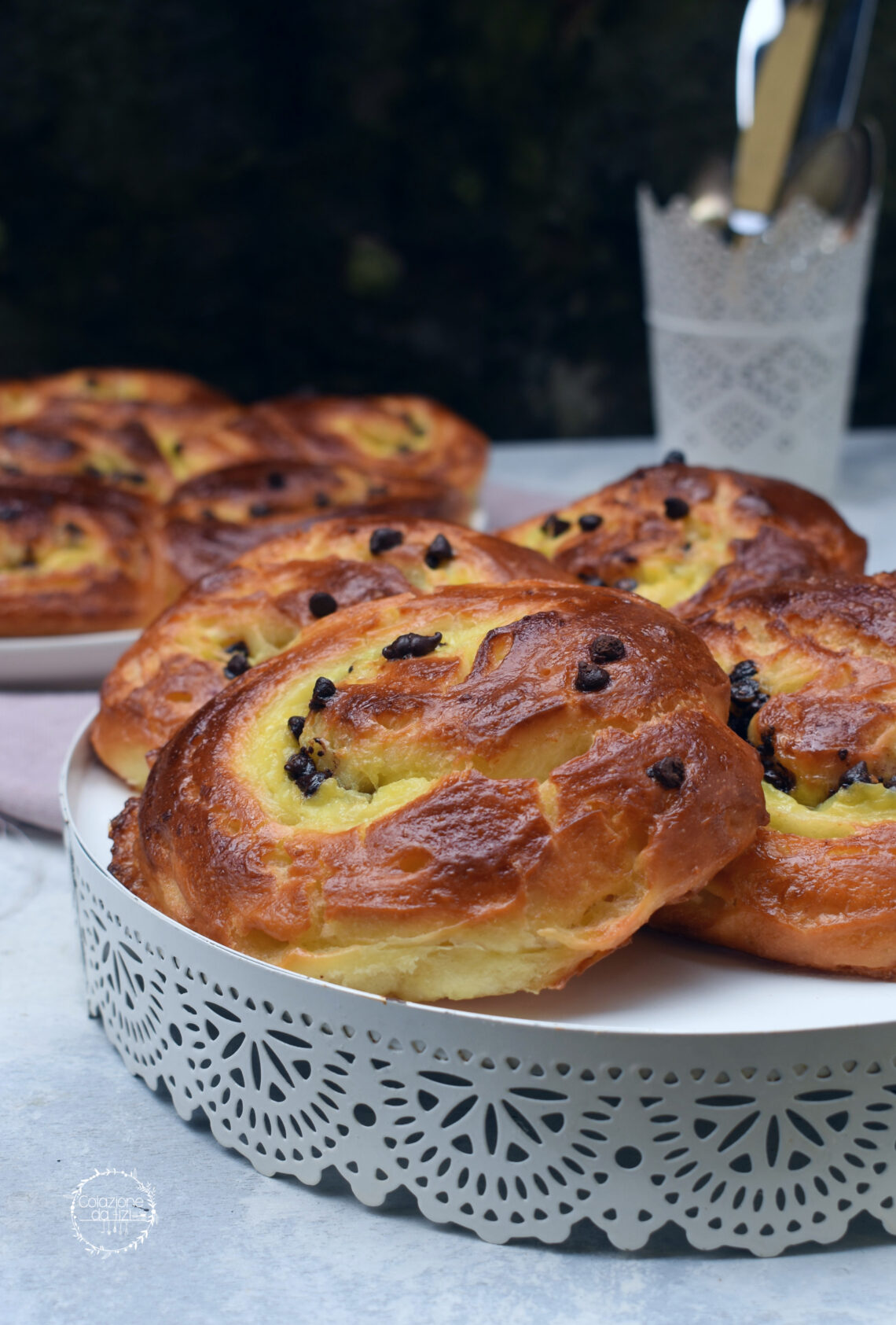 girelle di pasta brioche sfogliata alla crema