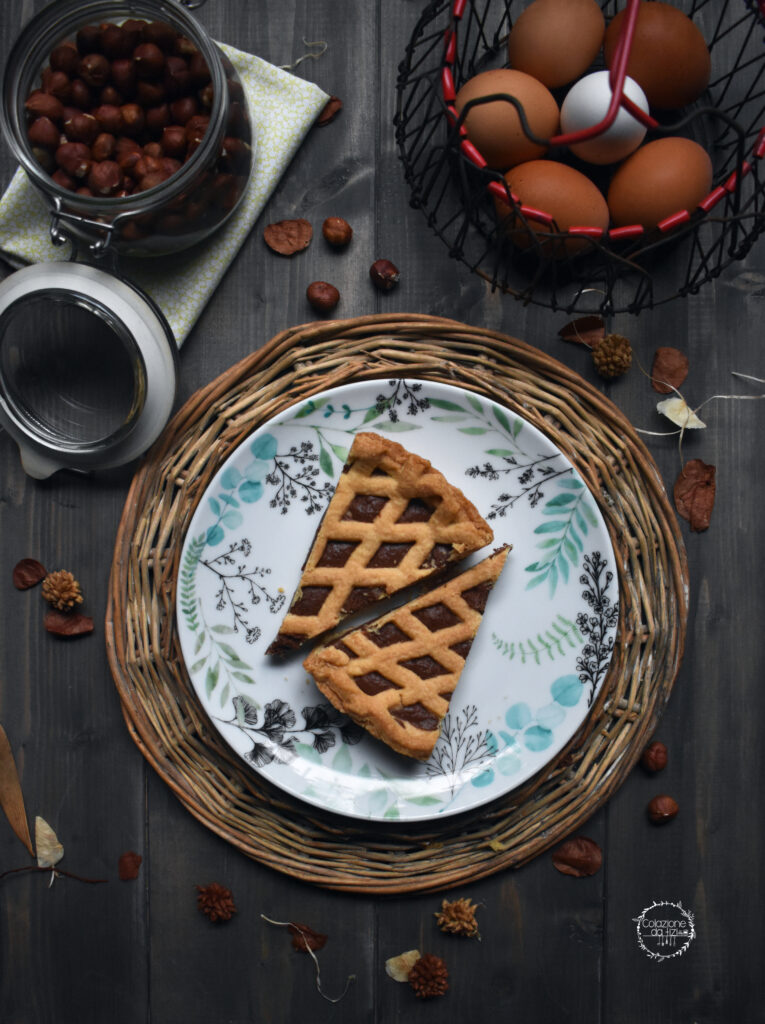 crostata con crema di nocciole fette