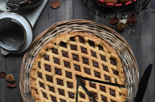 crostata con crema di nocciole e cioccolato