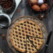 crostata con crema di nocciole e cioccolato