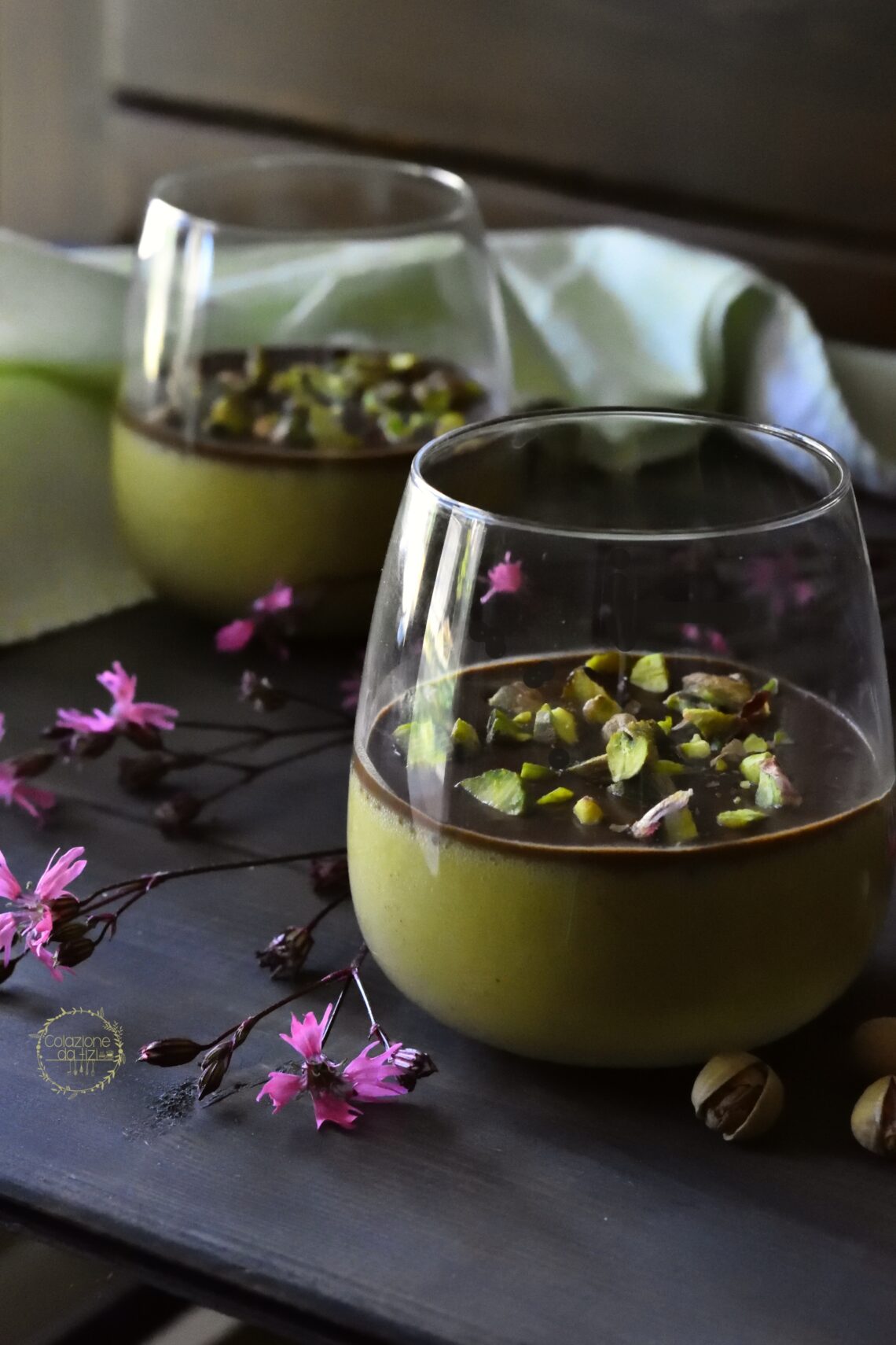 mousse al pistacchio e cioccolato fondente)