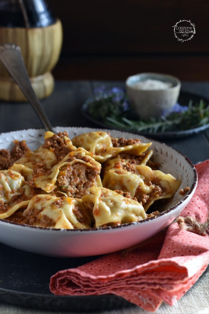 tordelli lucchesi al ragù